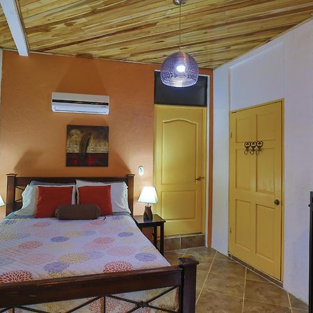 Jungle Creek Aparthotel Мануел Антонио Стая снимка